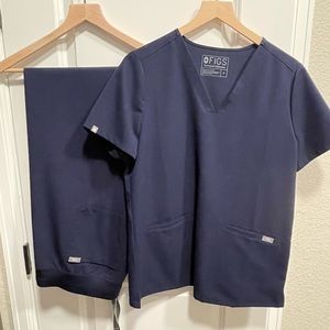 Figs scrub set - Navy- XL/Tall Livingston basic scrub pant- M casma 3 pocket